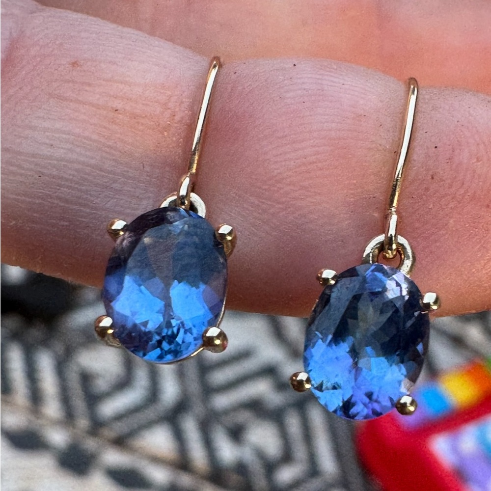Solid 10k yellow gold genuine gorgeous tanzanite earrings-NEW!